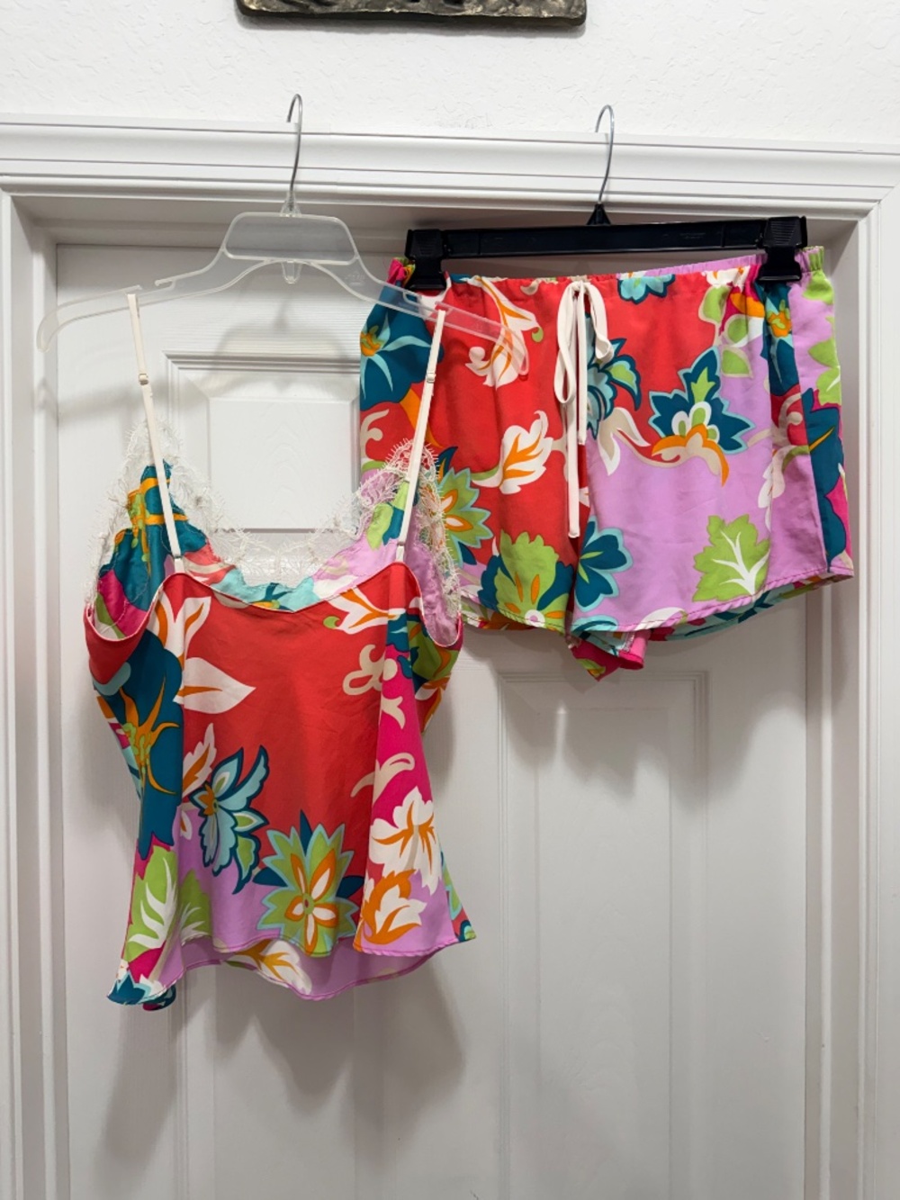 Natori Tropical Floral Satin Sleep Set Size L – Lace Trim Cami & Shorts - Picture 3 of 6